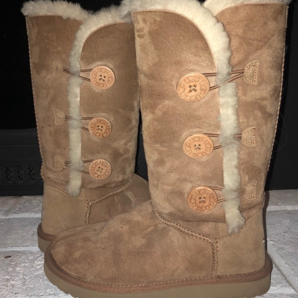 UGGS